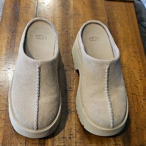 UGG New Heights Clog Women's Size 7